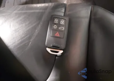 2016 Volvo S60 T6 R-Design Platinum z USA, uszkodzony, nr VIN YV1902TS7G1398774